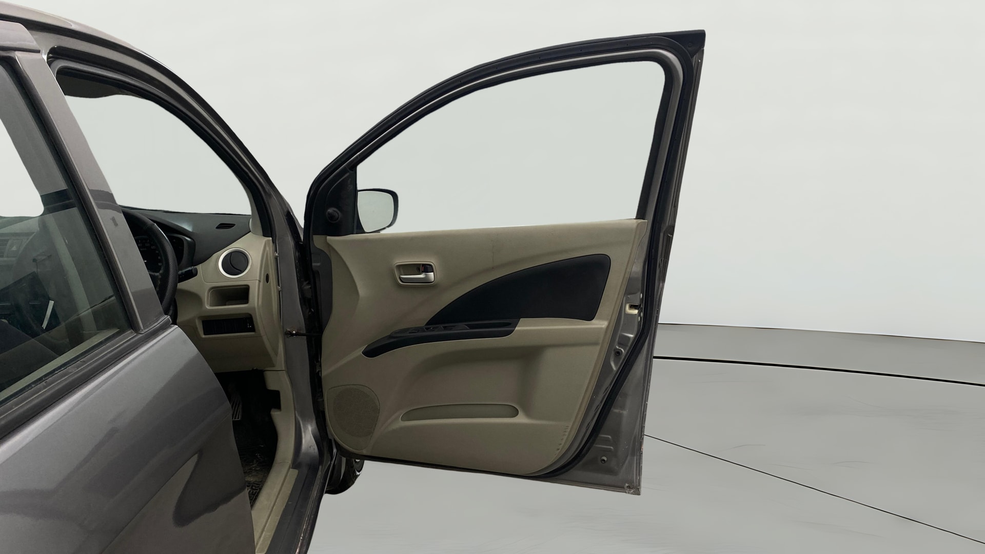 View 2015 Maruti Suzuki 1000 Base Variant Image 43 Used 2015 Maruti Suzuki 1000 Base Variant Image 43