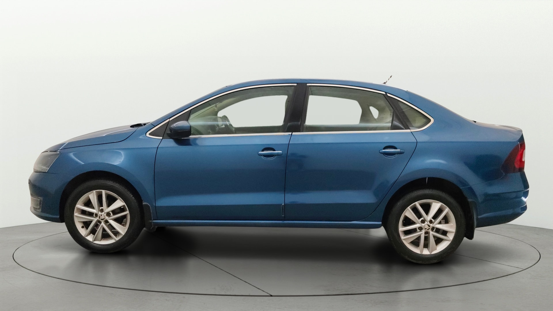 View 2017 Skoda Rapid 1.6 MPI Style Petrol BS IV Image 5 Used 2017 Skoda Rapid 1.6 MPI Style Petrol BS IV Image 5