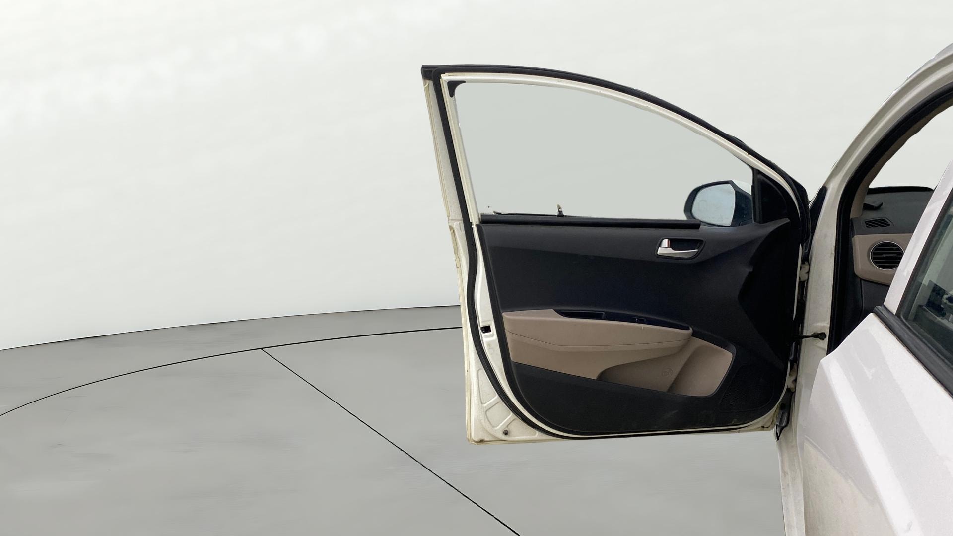 View 2015 Hyundai Grand i10 Asta AT 1.2 Kappa VTVT Image 31 Used 2015 Hyundai Grand i10 Asta AT 1.2 Kappa VTVT Image 31