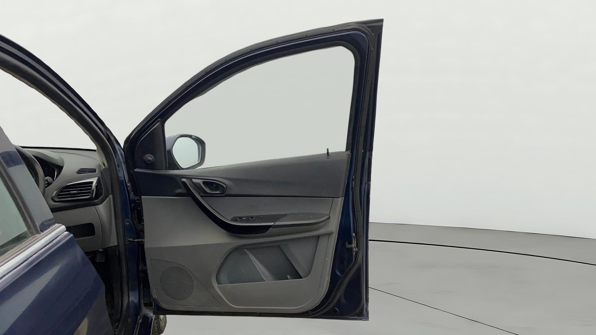 View 2019 Tata Tigor XE Diesel Image 43 Used 2019 Tata Tigor XE Diesel Image 43