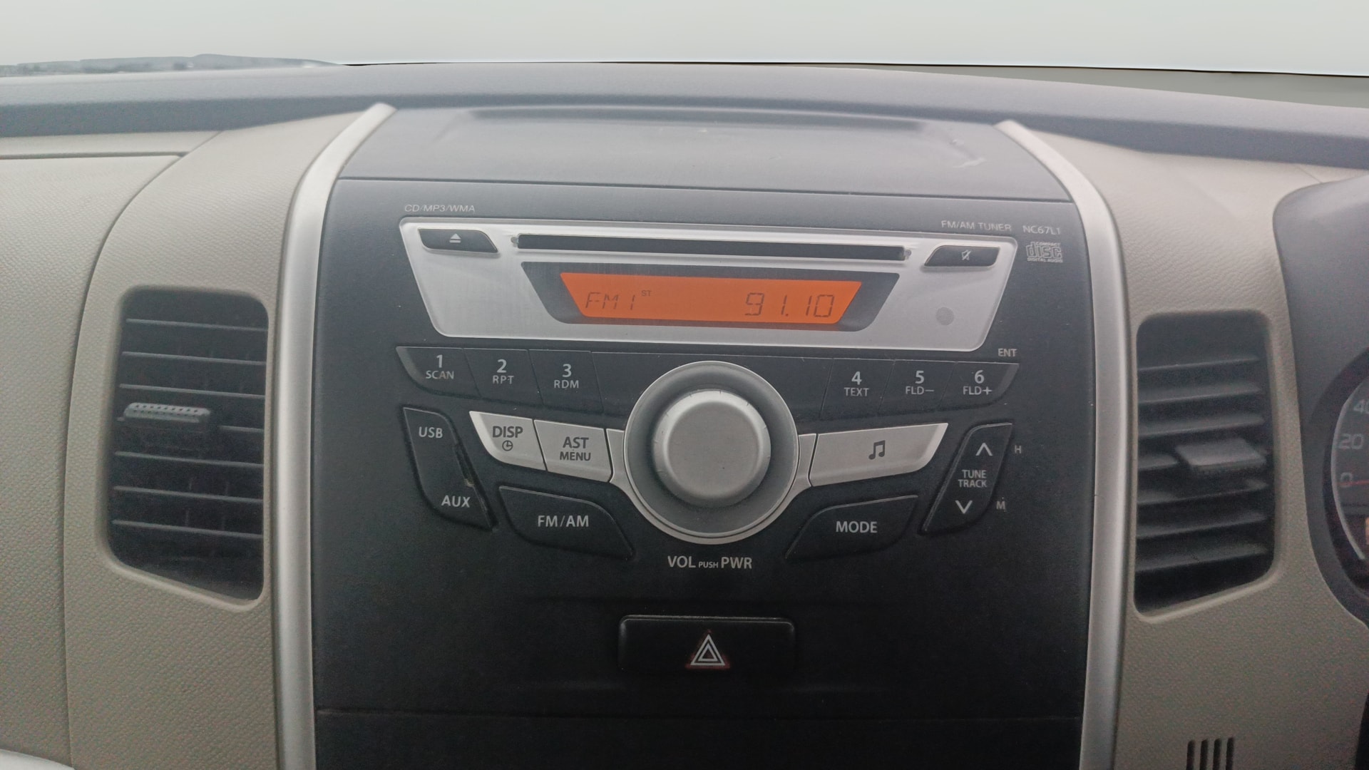 View 2015 Maruti Suzuki 1000 Base Variant Image 17 Used 2015 Maruti Suzuki 1000 Base Variant Image 17