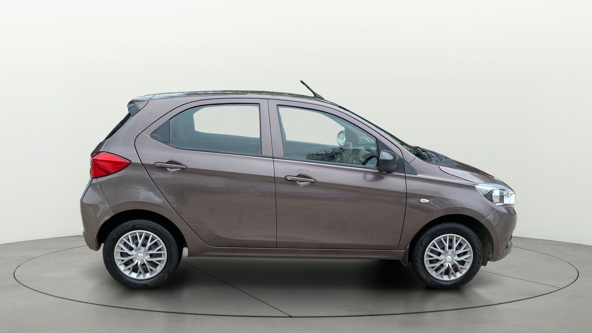 View 2017 Tata Tiago Revotorq XB Image 29 Used 2017 Tata Tiago Revotorq XB Image 29