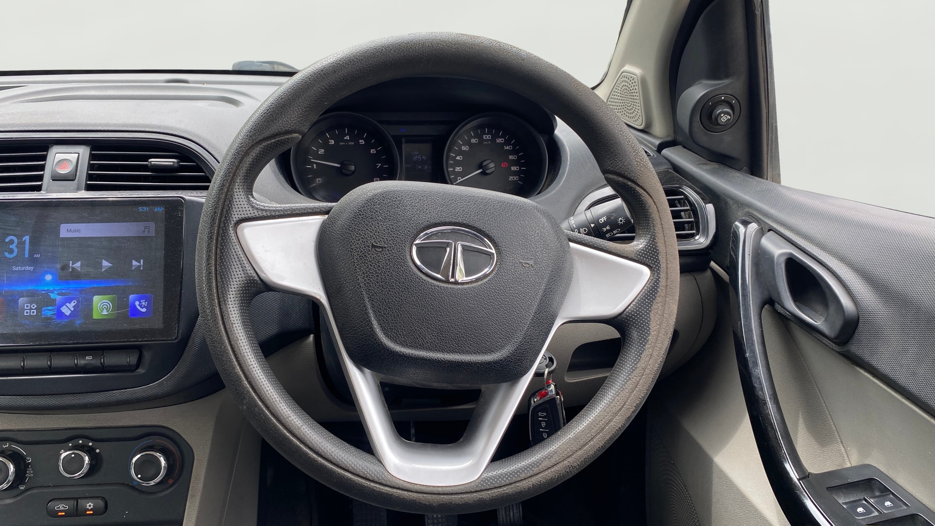 View 2017 Tata Tiago Revotorq XB Image 14 Used 2017 Tata Tiago Revotorq XB Image 14