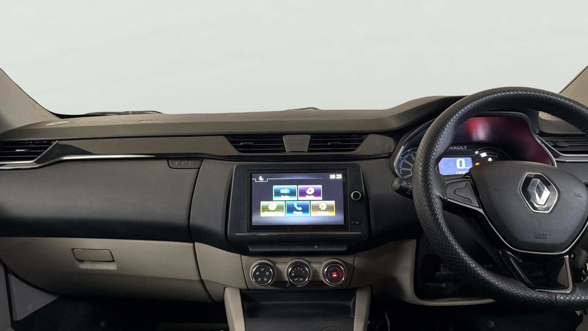 View 2019 Renault Triber RXT Image 31 Used 2019 Renault Triber RXT Image 31