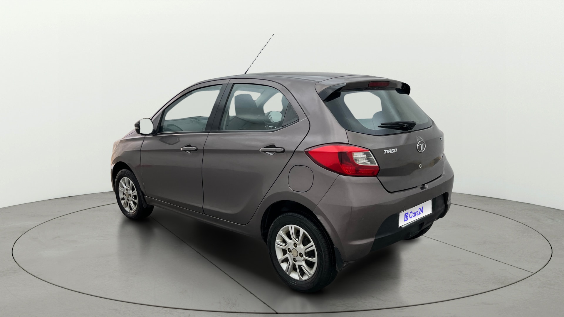 View 2017 Tata Tiago Revotorq XZ Image 2 Used 2017 Tata Tiago Revotorq XZ Image 2