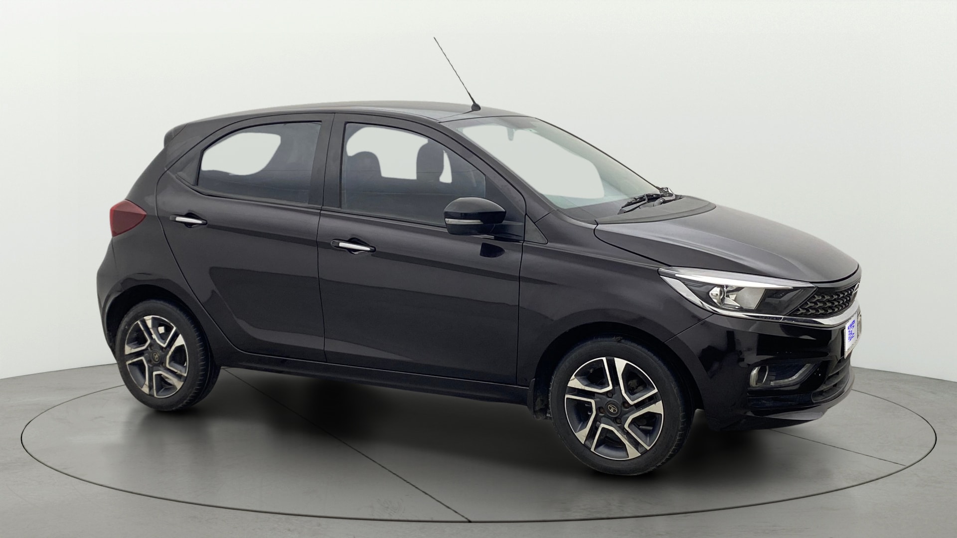 View 2023 Tata Tiago Revotorq XB Image 21 Used 2023 Tata Tiago Revotorq XB Image 21