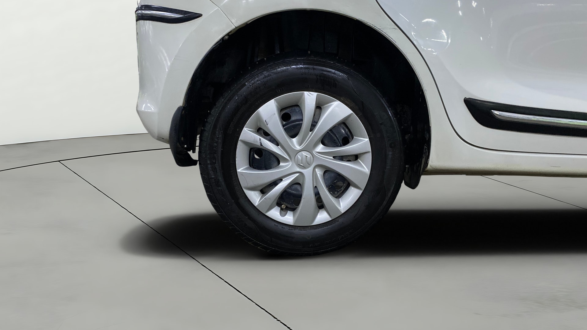 View 2024 Maruti Suzuki 1000 Base Variant Image 23 Used 2024 Maruti Suzuki 1000 Base Variant Image 23