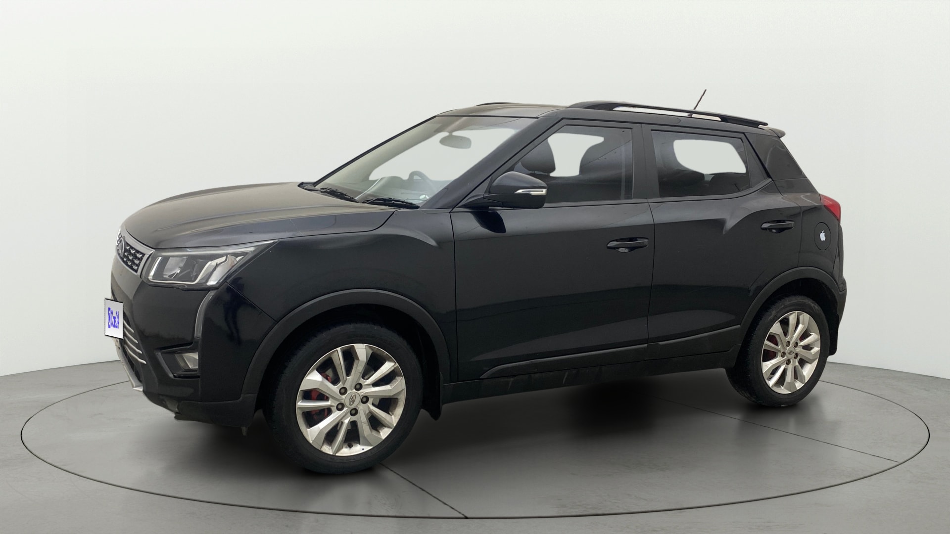 View 2020 Mahindra XUV300 W4 Petrol BS IV Image 22 Used 2020 Mahindra XUV300 W4 Petrol BS IV Image 22