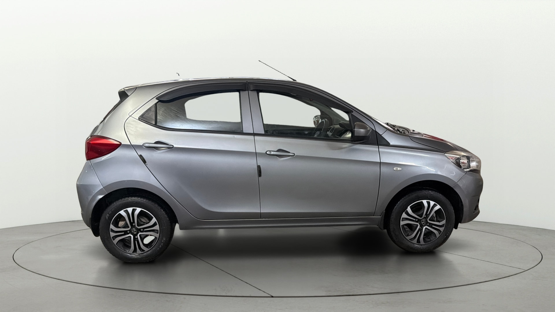 View 2019 Tata Tiago Revotorq XB Image 8 Used 2019 Tata Tiago Revotorq XB Image 8