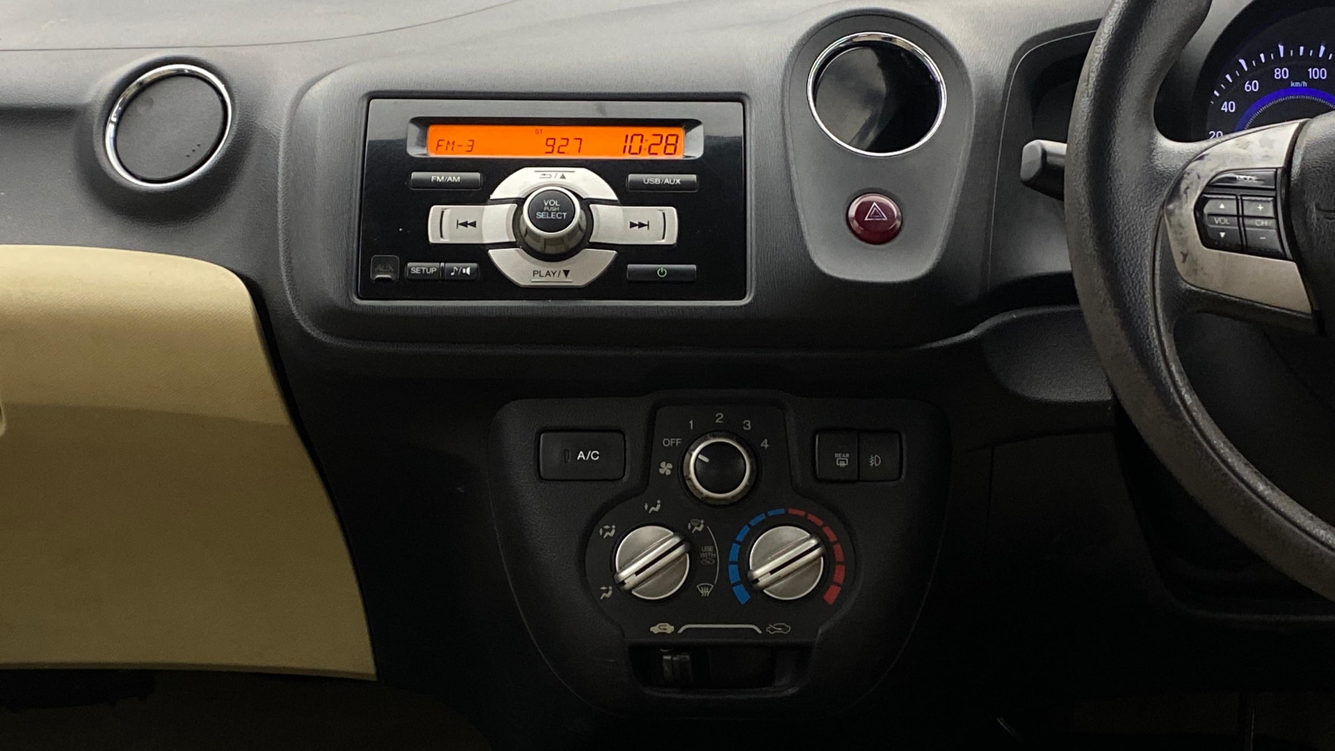 View 2016 Honda Brio VX MT Petrol Image 17 Used 2016 Honda Brio VX MT Petrol Image 17