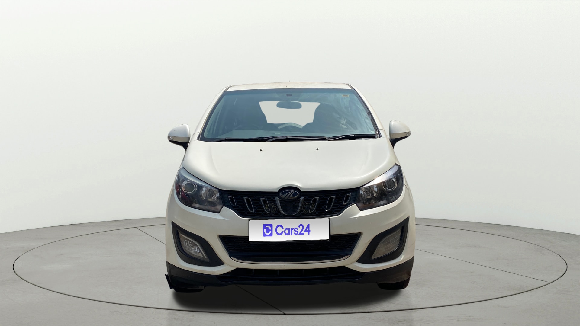 View 2018 Mahindra Marazzo M8 7-Seater Image 1 Used 2018 Mahindra Marazzo M8 7-Seater Image 1