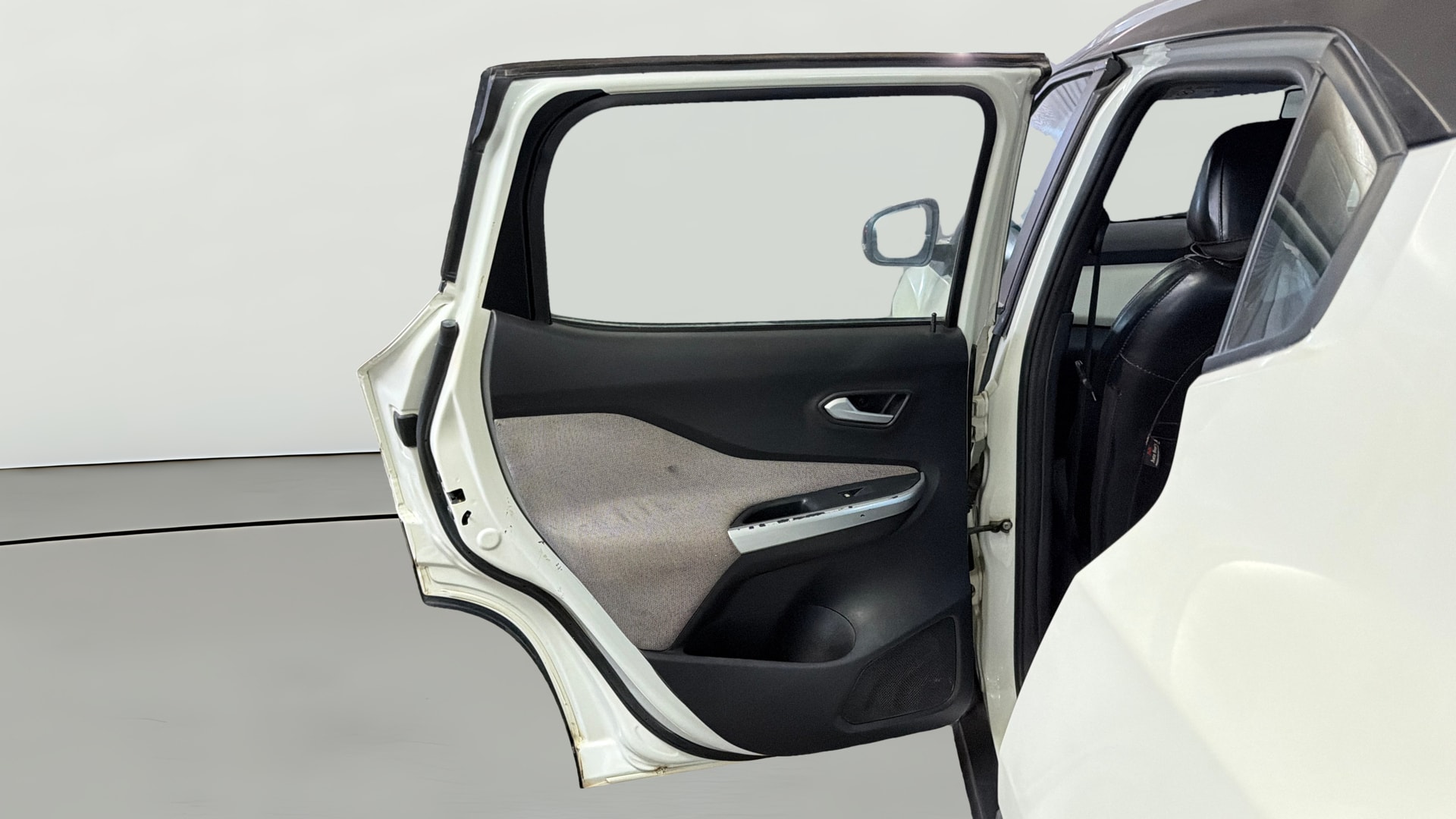 View 2022 Nissan Magnite XV Image 14 Used 2022 Nissan Magnite XV Image 14