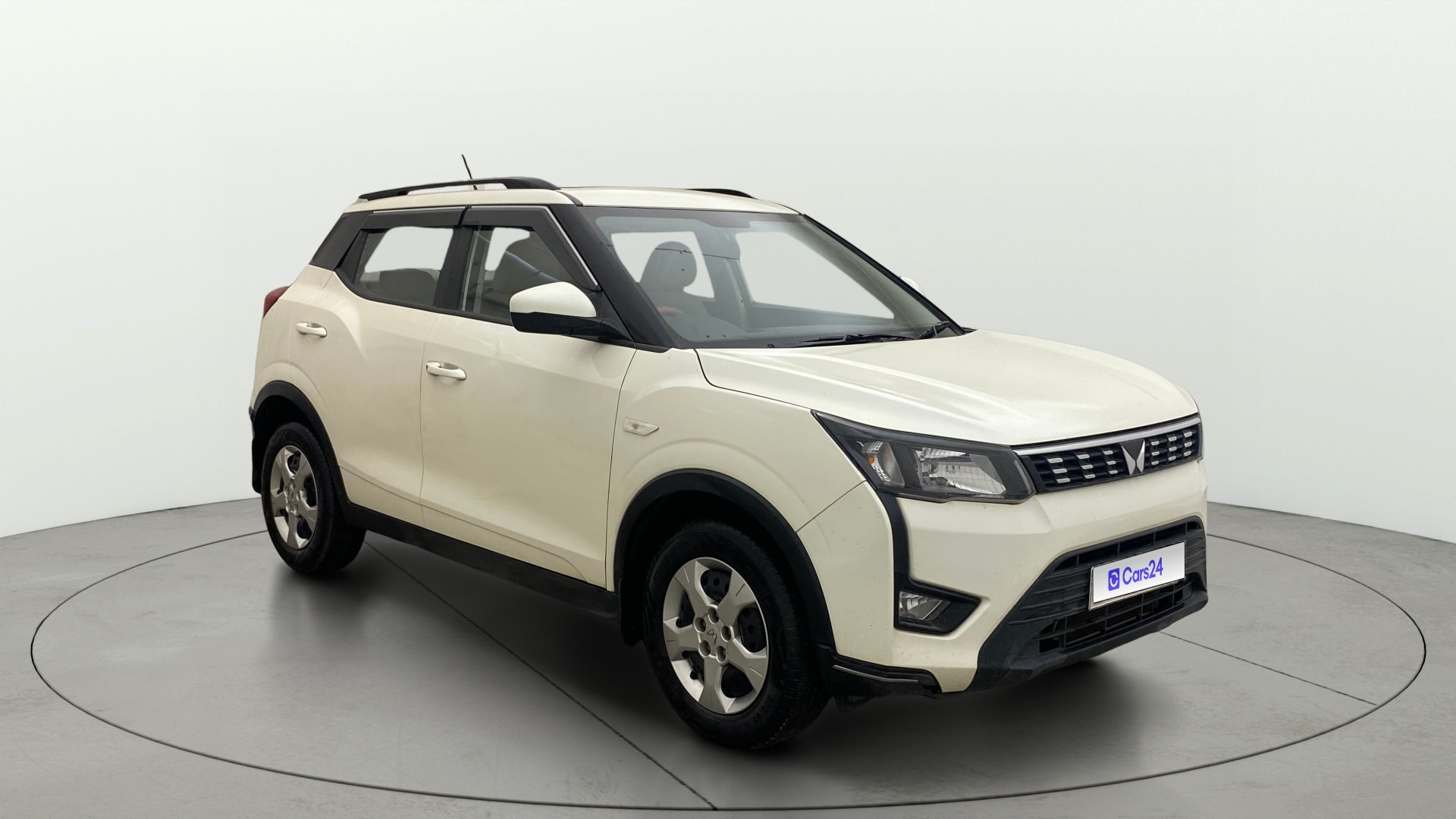 Used 2023 Mahindra XUV300 Used 2023 Mahindra XUV300