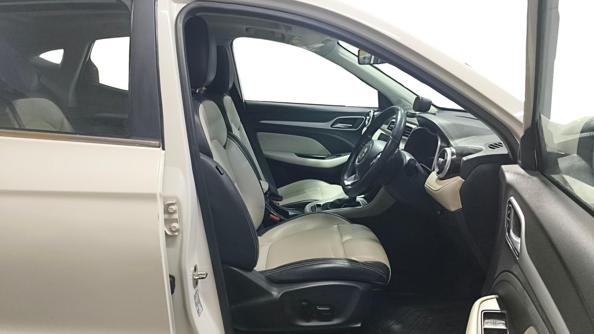 View 2023 MG Astor Sharp 1.5 CVT Image 27 Used 2023 MG Astor Sharp 1.5 CVT Image 27