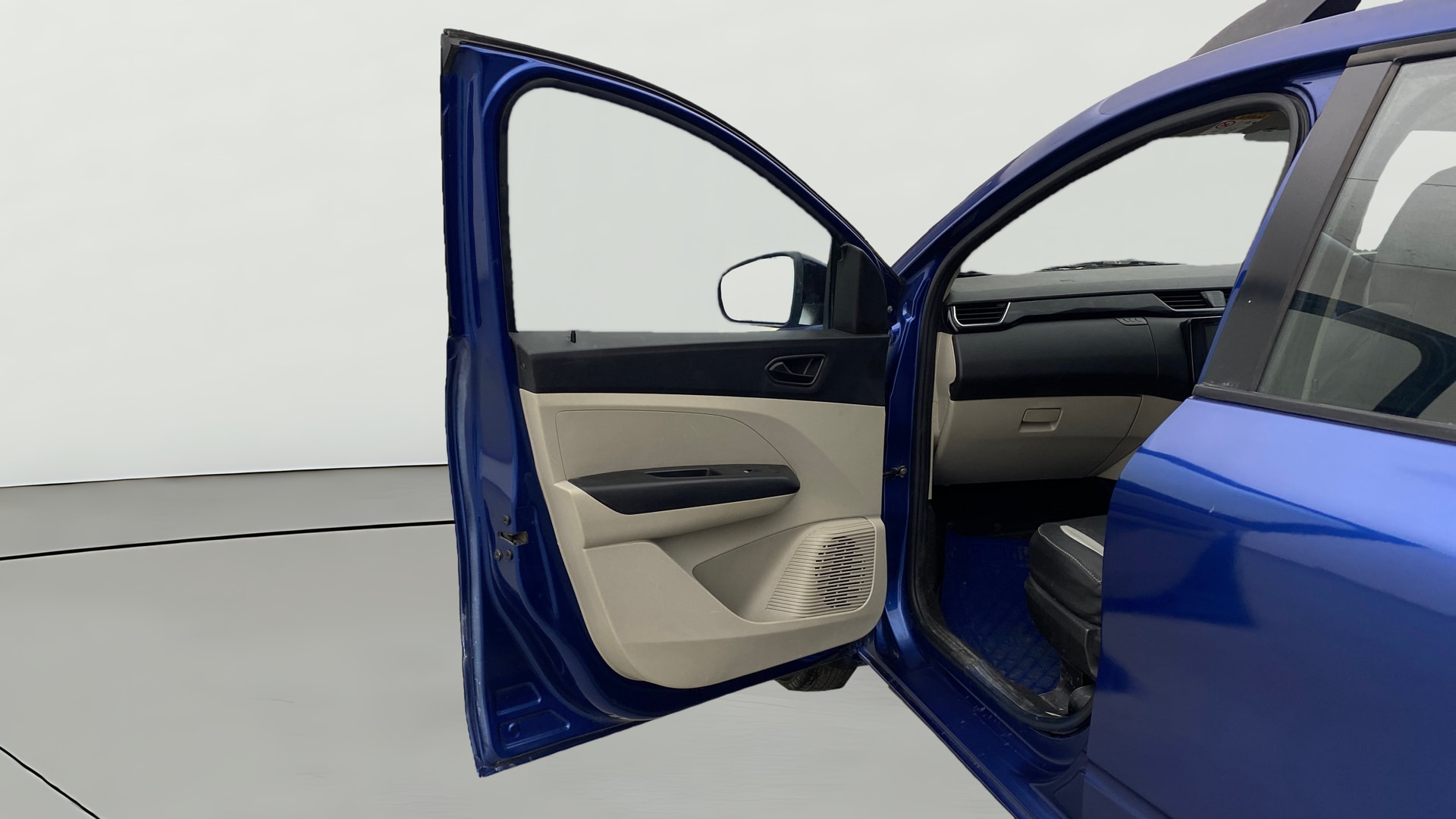 View 2022 Renault Triber RXT Image 31 Used 2022 Renault Triber RXT Image 31