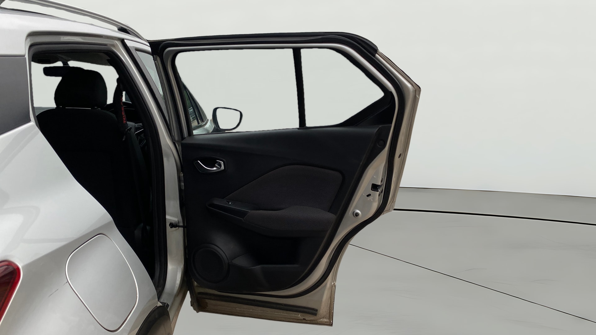 View 2020 Nissan Kicks 1.3 Turbo XV CVT Image 7 Used 2020 Nissan Kicks 1.3 Turbo XV CVT Image 7
