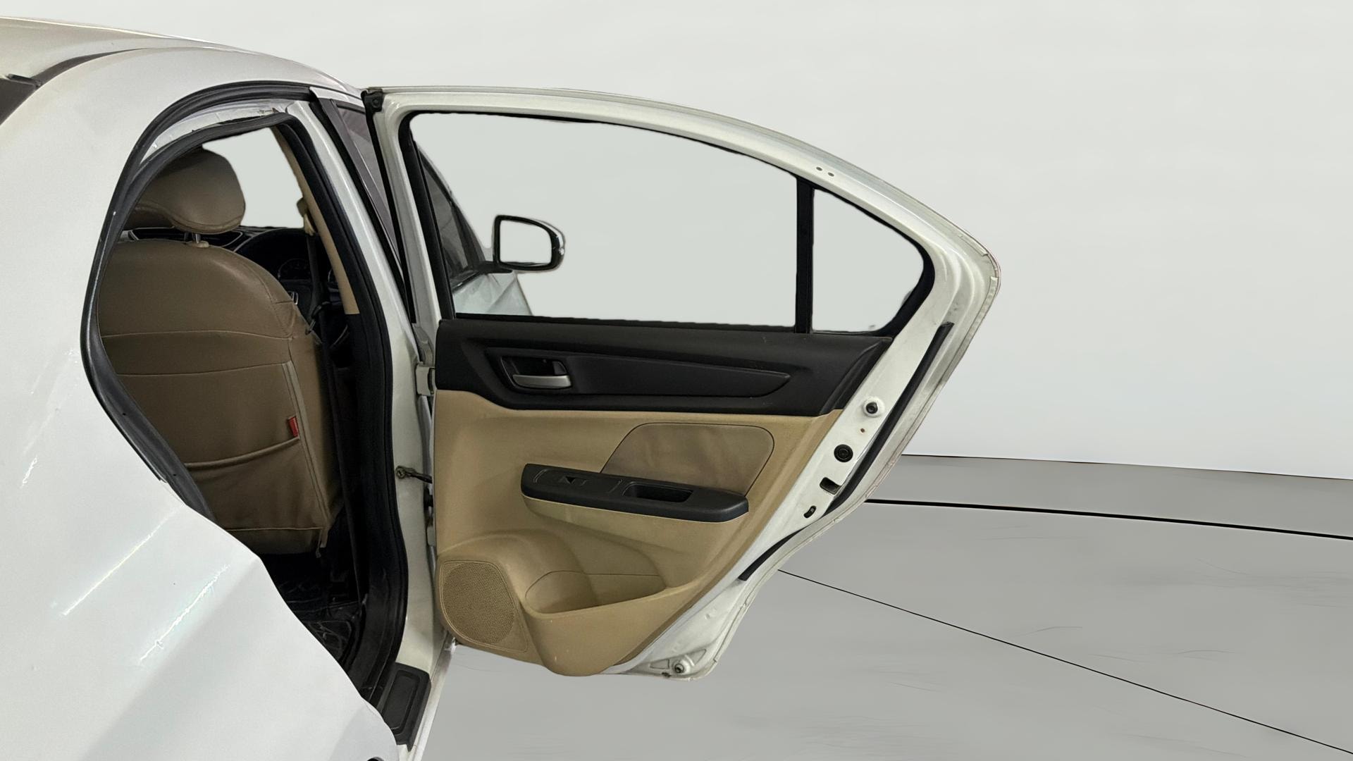 View 2018 Honda Amaze E MT Petrol BS IV Image 7 Used 2018 Honda Amaze E MT Petrol BS IV Image 7