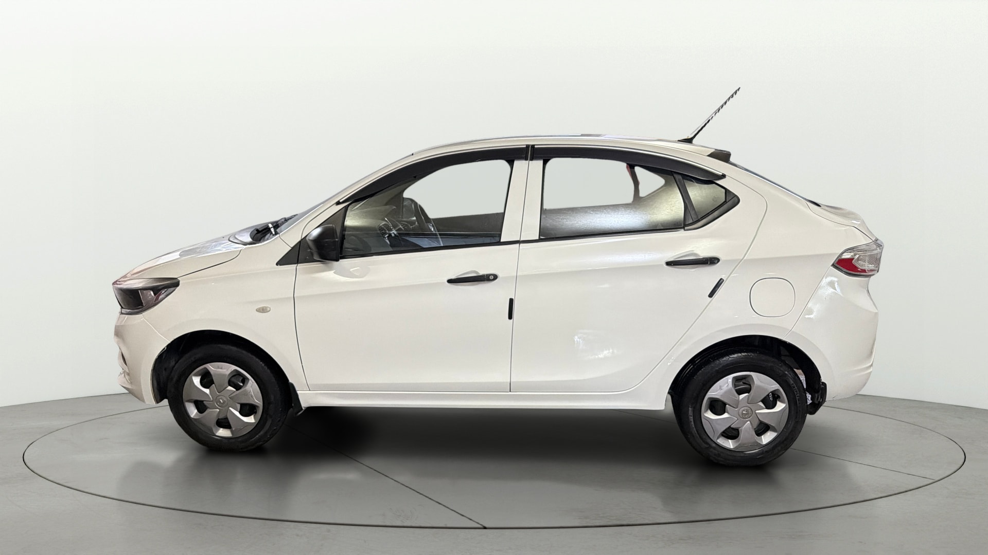 View 2022 Tata Tigor XE Diesel Image 5 Used 2022 Tata Tigor XE Diesel Image 5