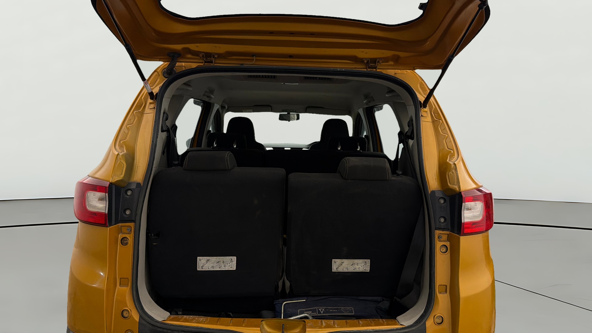 View 2021 Renault Triber RXZ Image 39 Used 2021 Renault Triber RXZ Image 39