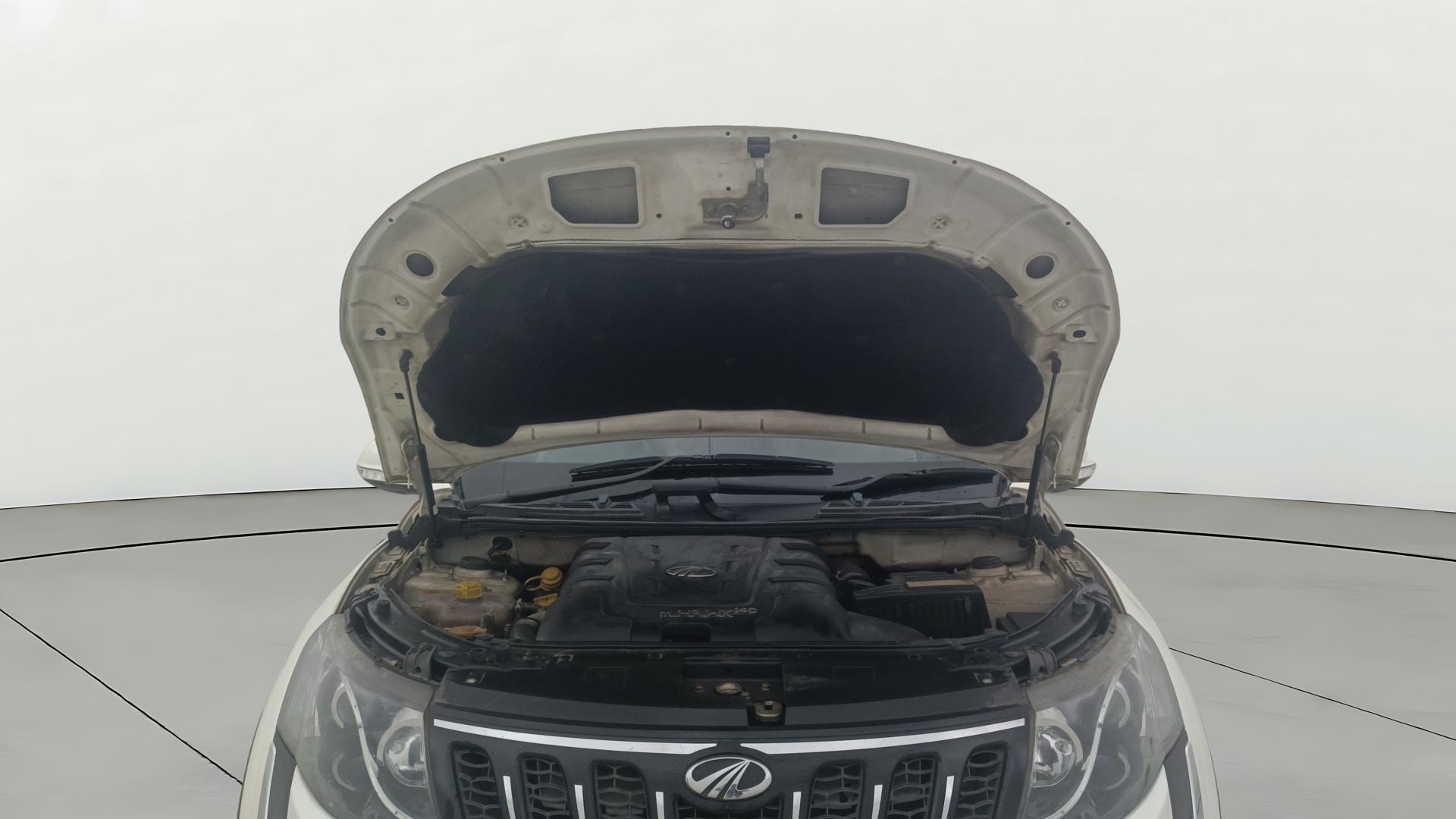 View 2017 Mahindra XUV500 W10 FWD AT Image 21 Used 2017 Mahindra XUV500 W10 FWD AT Image 21
