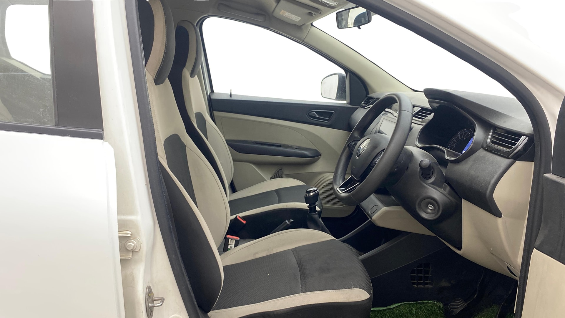 Used 2024 Renault Triber Used 2024 Renault Triber