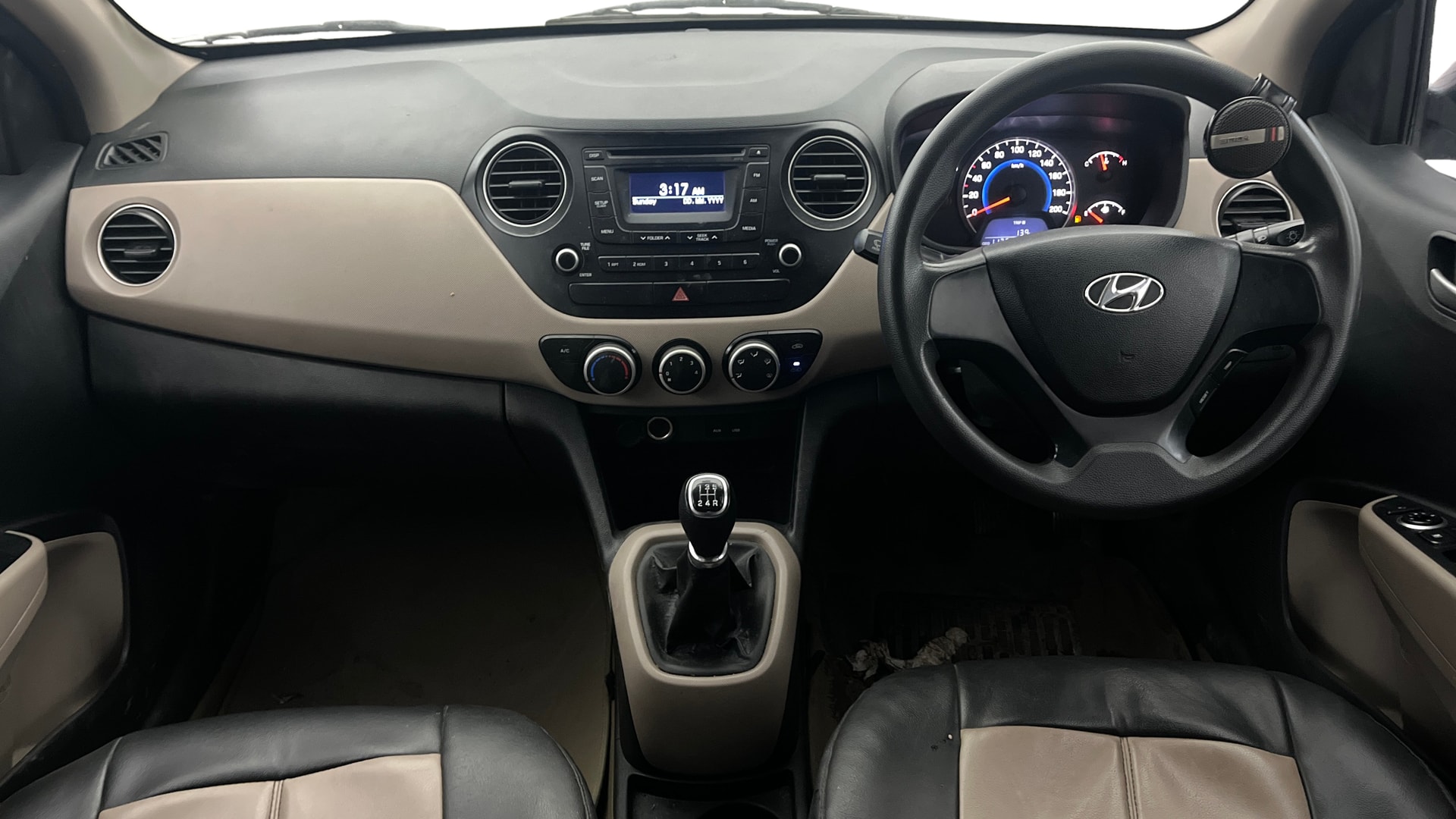 View 2015 Hyundai Grand i10 Sportz 1.2 Kappa Image 15 Used 2015 Hyundai Grand i10 Sportz 1.2 Kappa Image 15