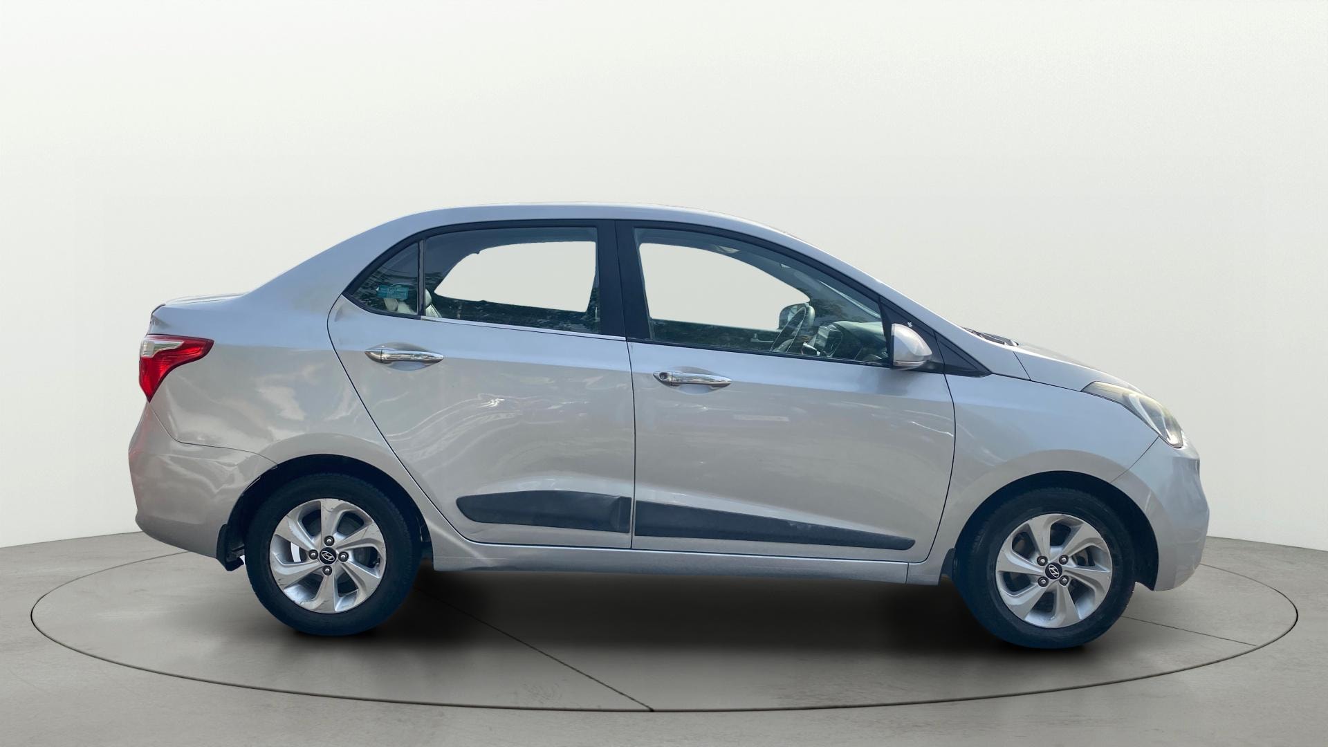 View 2018 Hyundai Xcent SX Petrol Image 8 Used 2018 Hyundai Xcent SX Petrol Image 8