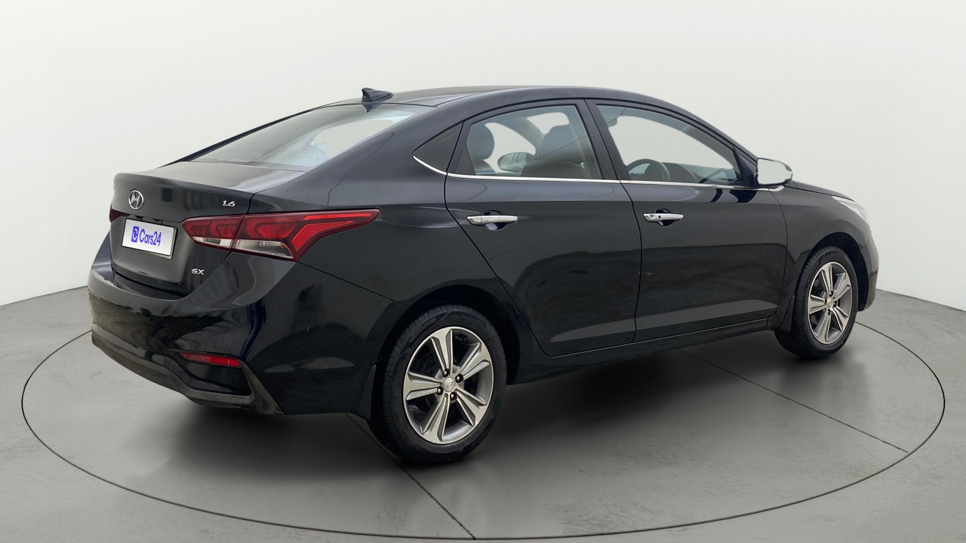 View 2017 Hyundai Verna 1.6 VTVT SX (O) Image 45 Used 2017 Hyundai Verna 1.6 VTVT SX (O) Image 45