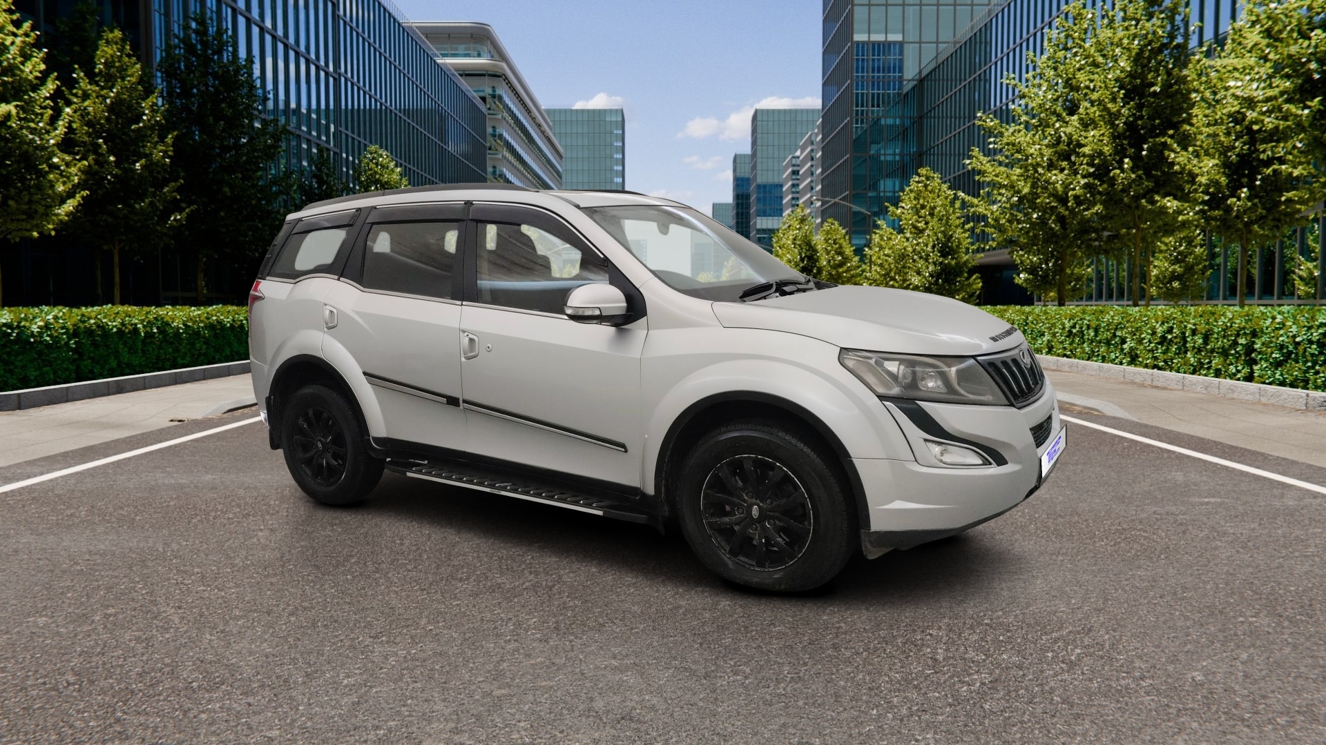 View 2015 Mahindra XUV500 W10 FWD Image 15 Used 2015 Mahindra XUV500 W10 FWD Image 15