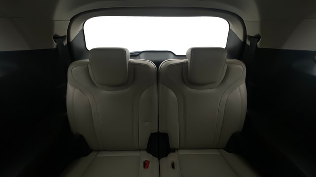View Mahindra XUV700 Image 10 Used Mahindra XUV700 Image 10