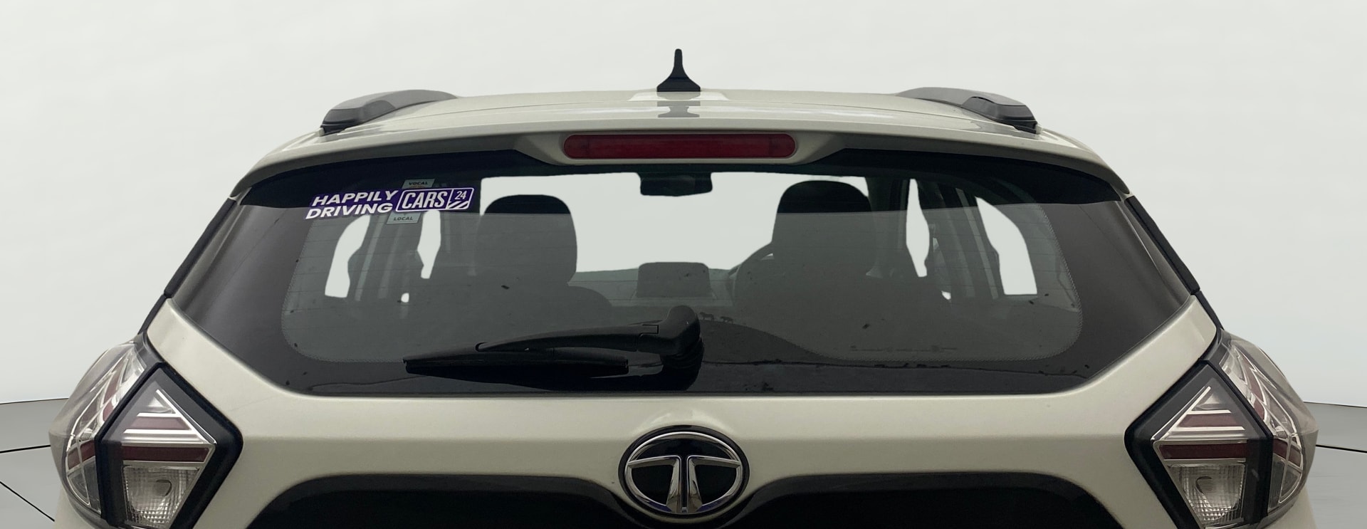 View 2023 Tata Nexon Revotron XE Image 5 Used 2023 Tata Nexon Revotron XE Image 5