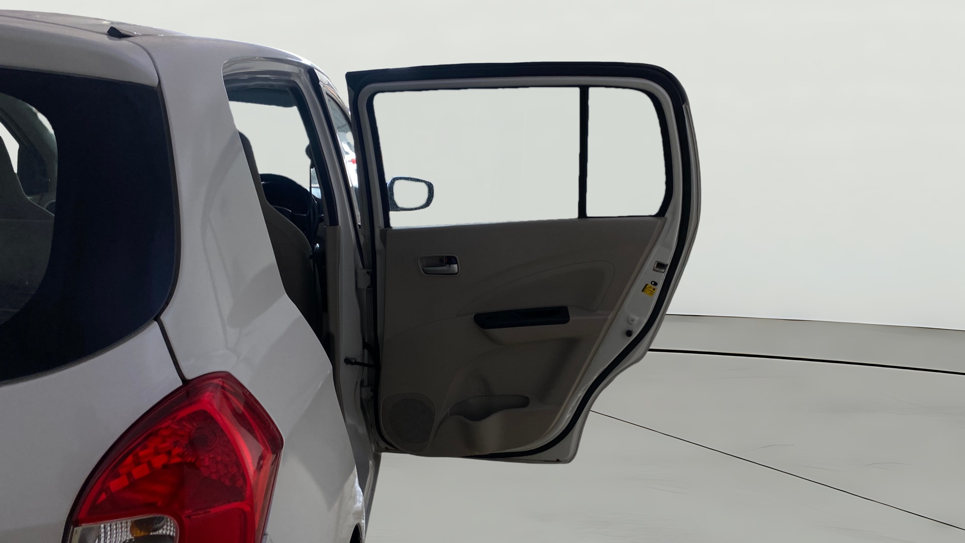 View 2019 Maruti Suzuki 1000 Base Variant Image 7 Used 2019 Maruti Suzuki 1000 Base Variant Image 7