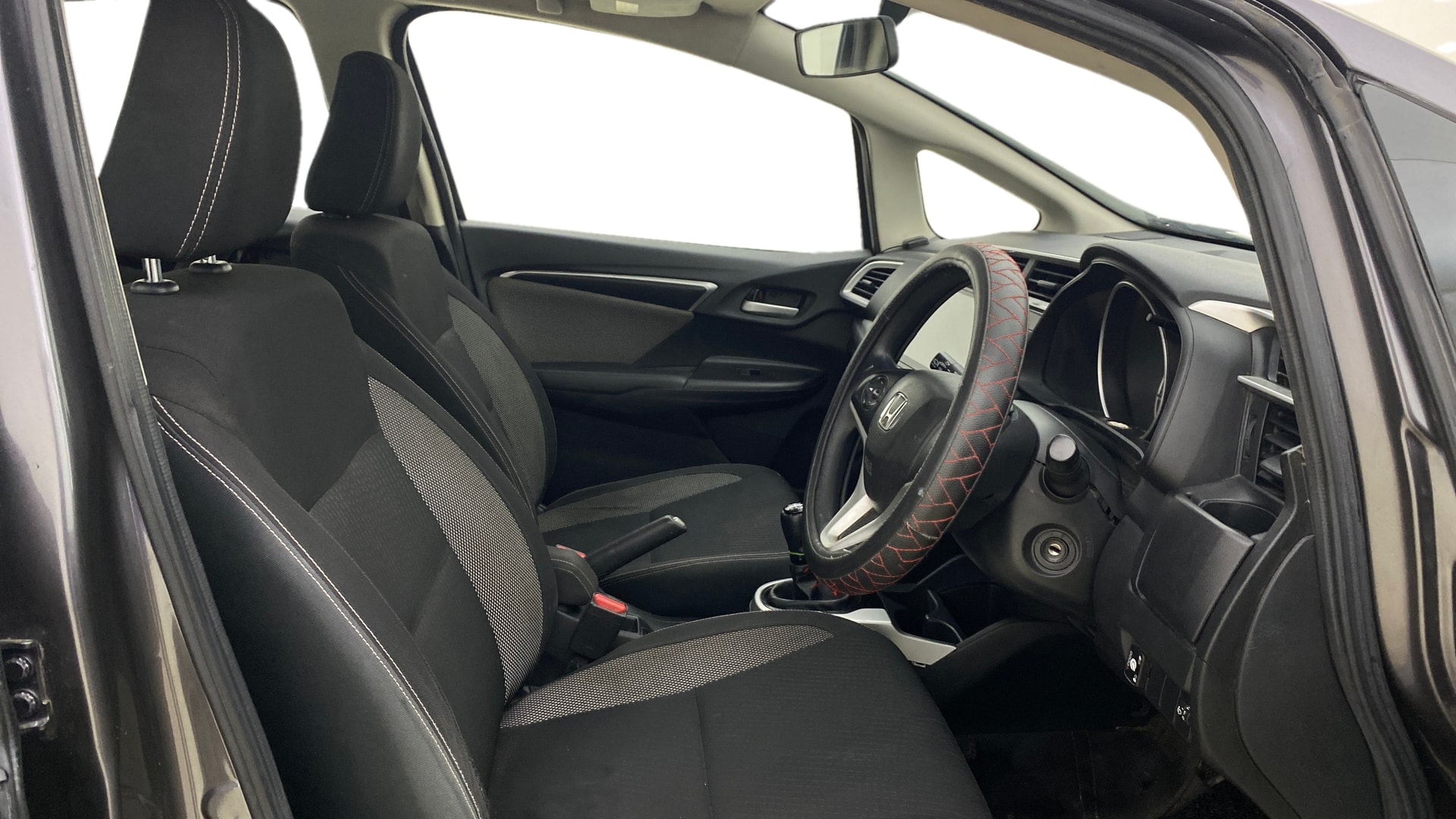 View 2018 Honda WR-V S MT Diesel Edge Edition Image 17 Used 2018 Honda WR-V S MT Diesel Edge Edition Image 17