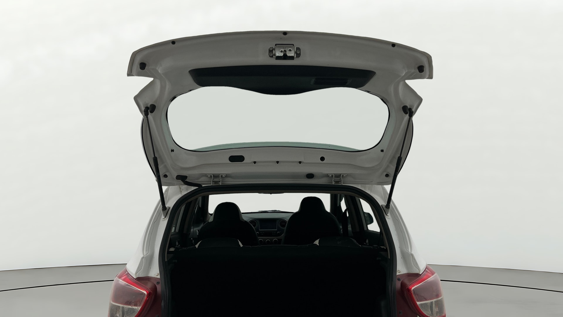 View 2019 Hyundai Grand i10 Sportz 1.2 Kappa Image 31 Used 2019 Hyundai Grand i10 Sportz 1.2 Kappa Image 31