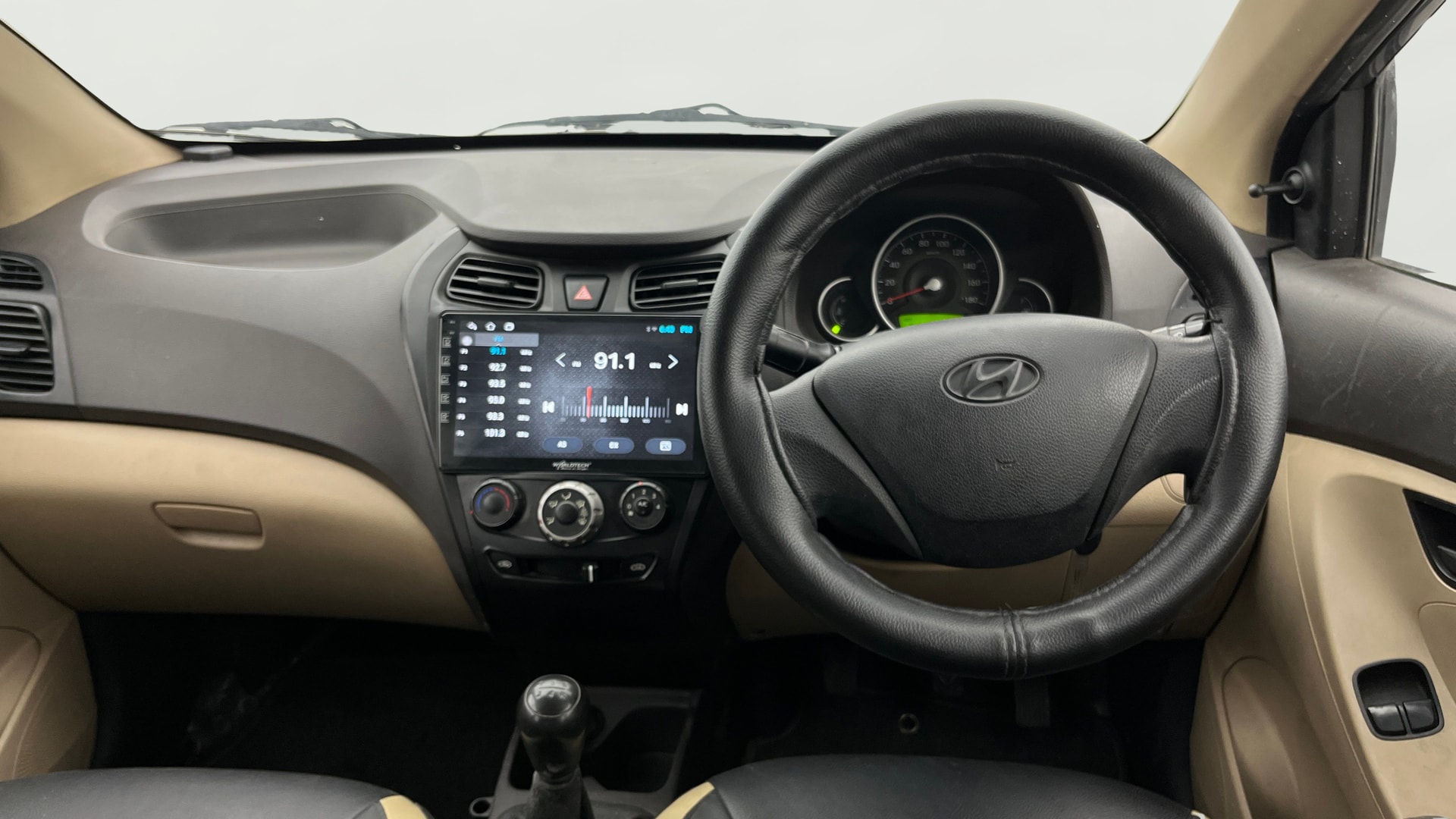 View 2017 Hyundai EON Magna Plus Image 20 Used 2017 Hyundai EON Magna Plus Image 20