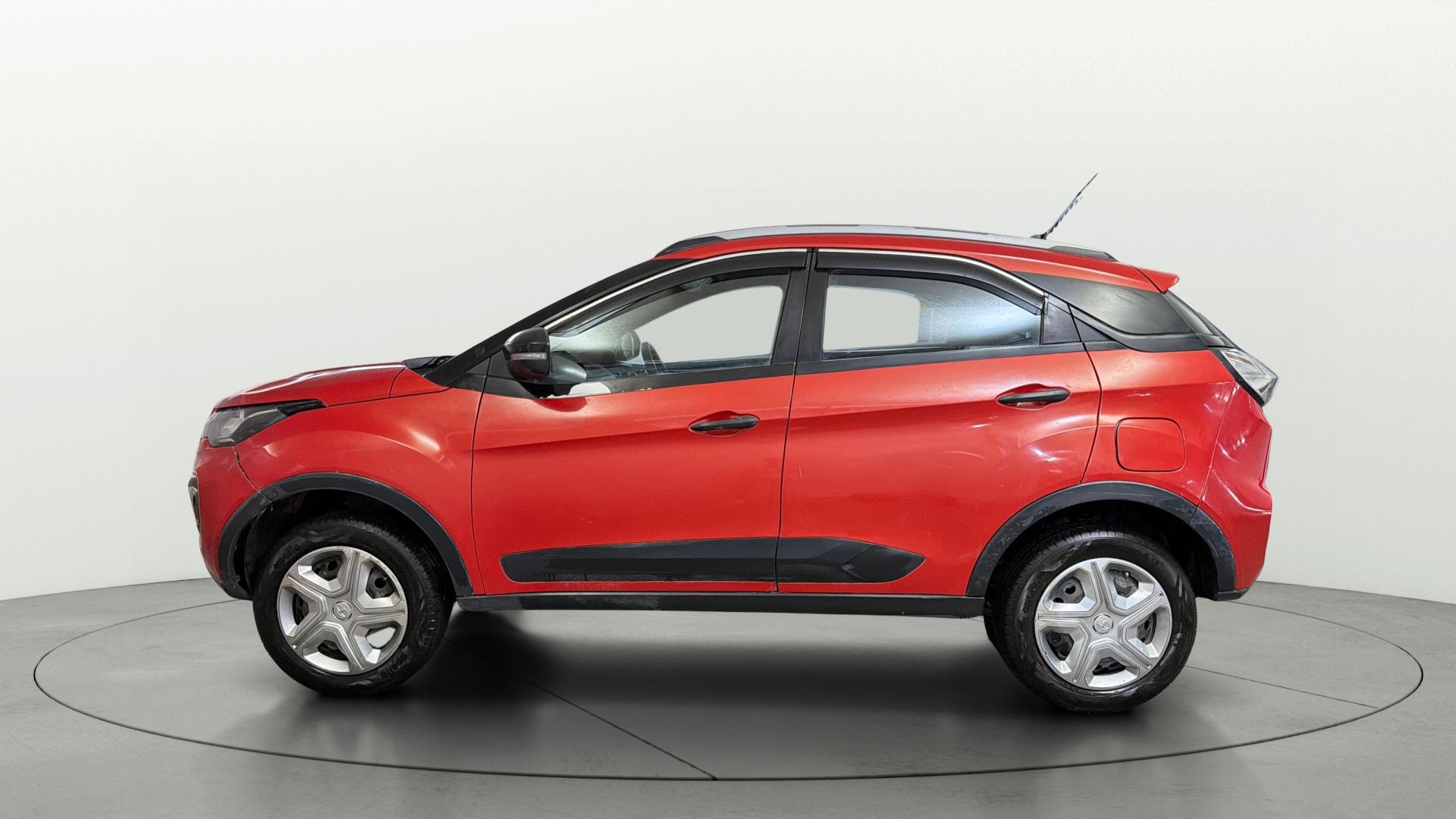 View 2020 Tata Nexon Revotron XM Image 5 Used 2020 Tata Nexon Revotron XM Image 5