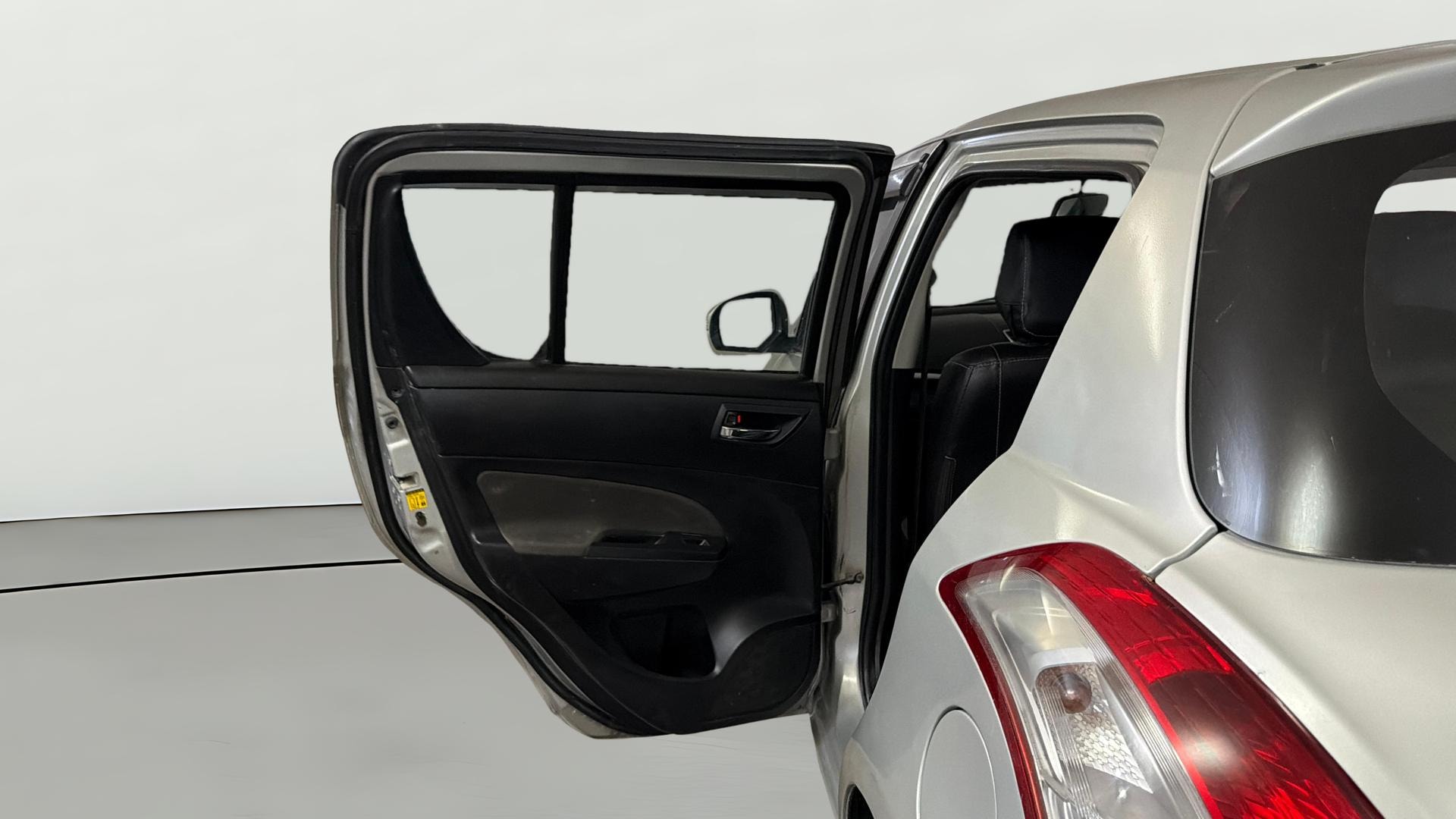 View 2015 Maruti Suzuki 1000 Base Variant Image 22 Used 2015 Maruti Suzuki 1000 Base Variant Image 22
