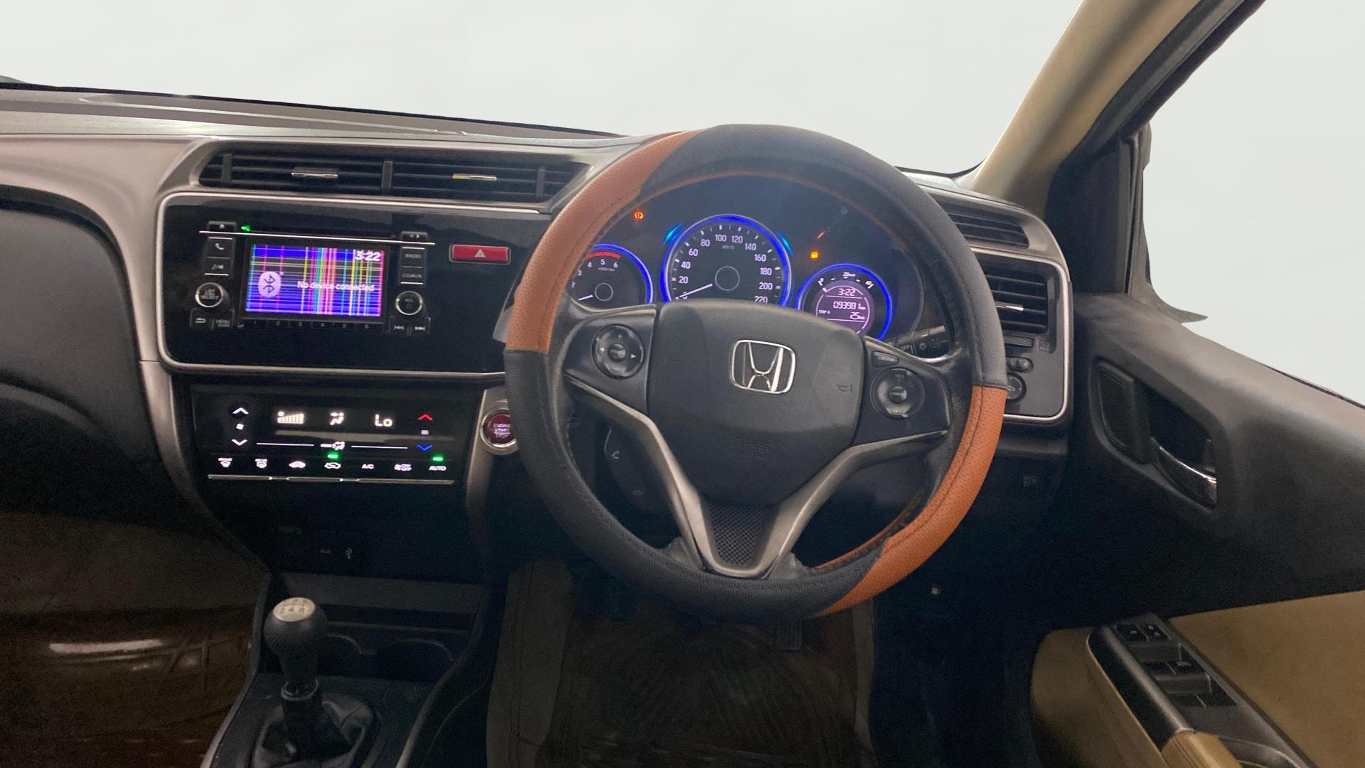 View 2015 Honda City ZX MT Diesel Anniversary Edition Image 21 Used 2015 Honda City ZX MT Diesel Anniversary Edition Image 21