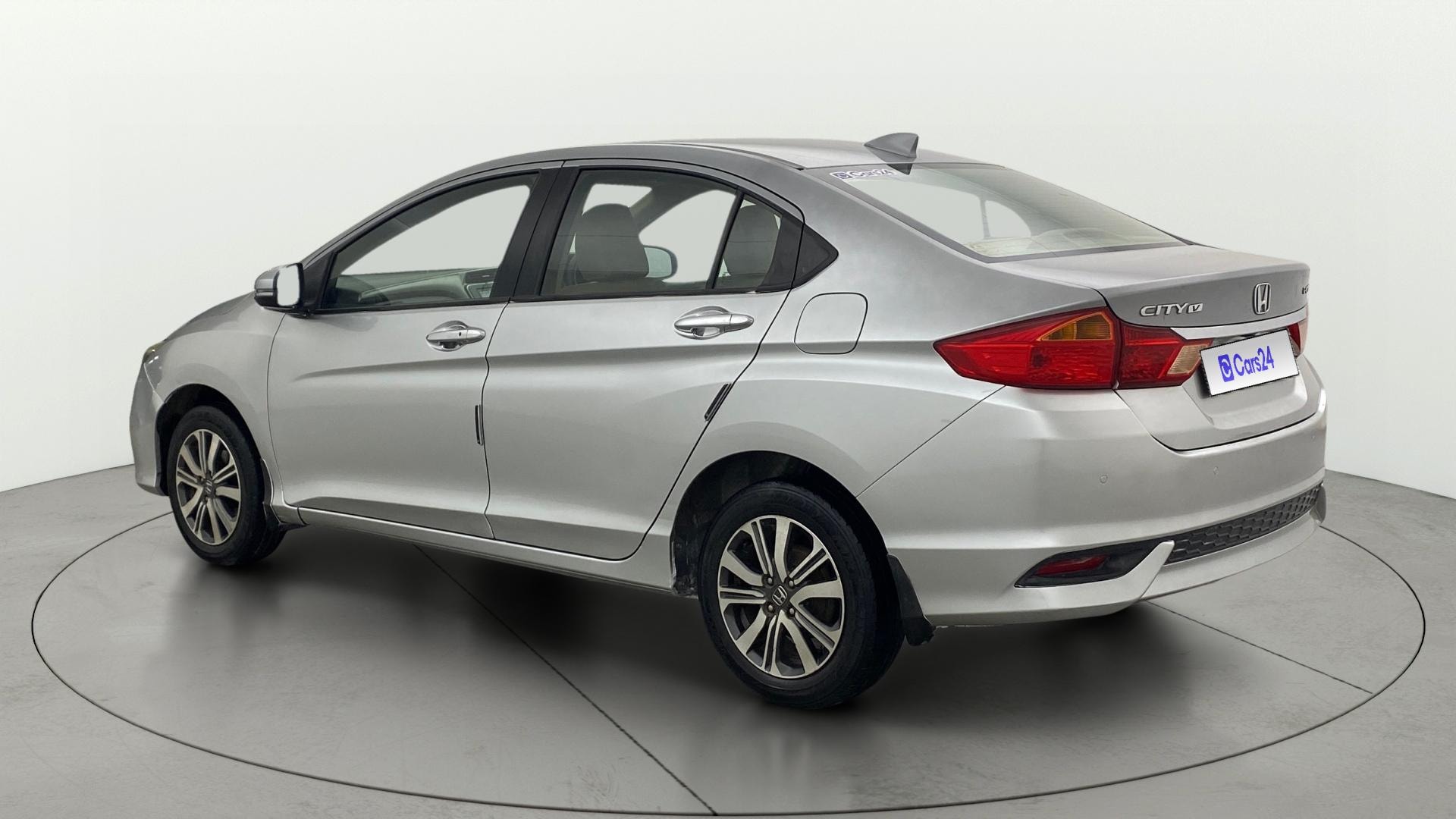 View 2021 Honda City ZX MT Diesel Anniversary Edition Image 2 Used 2021 Honda City ZX MT Diesel Anniversary Edition Image 2