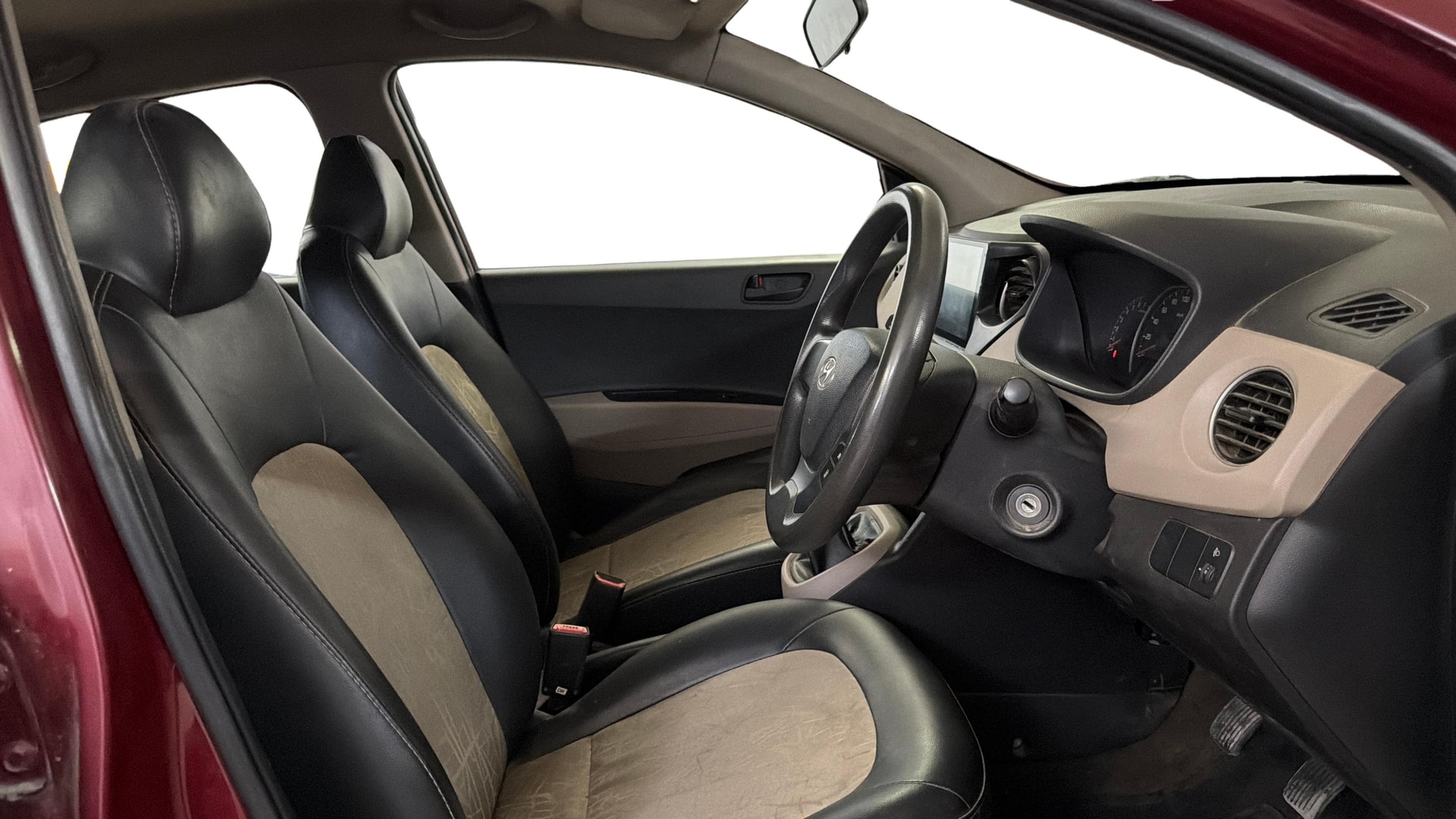 View 2014 Hyundai Grand i10 Magna 1.2 Kappa VTVT Image 17 Used 2014 Hyundai Grand i10 Magna 1.2 Kappa VTVT Image 17
