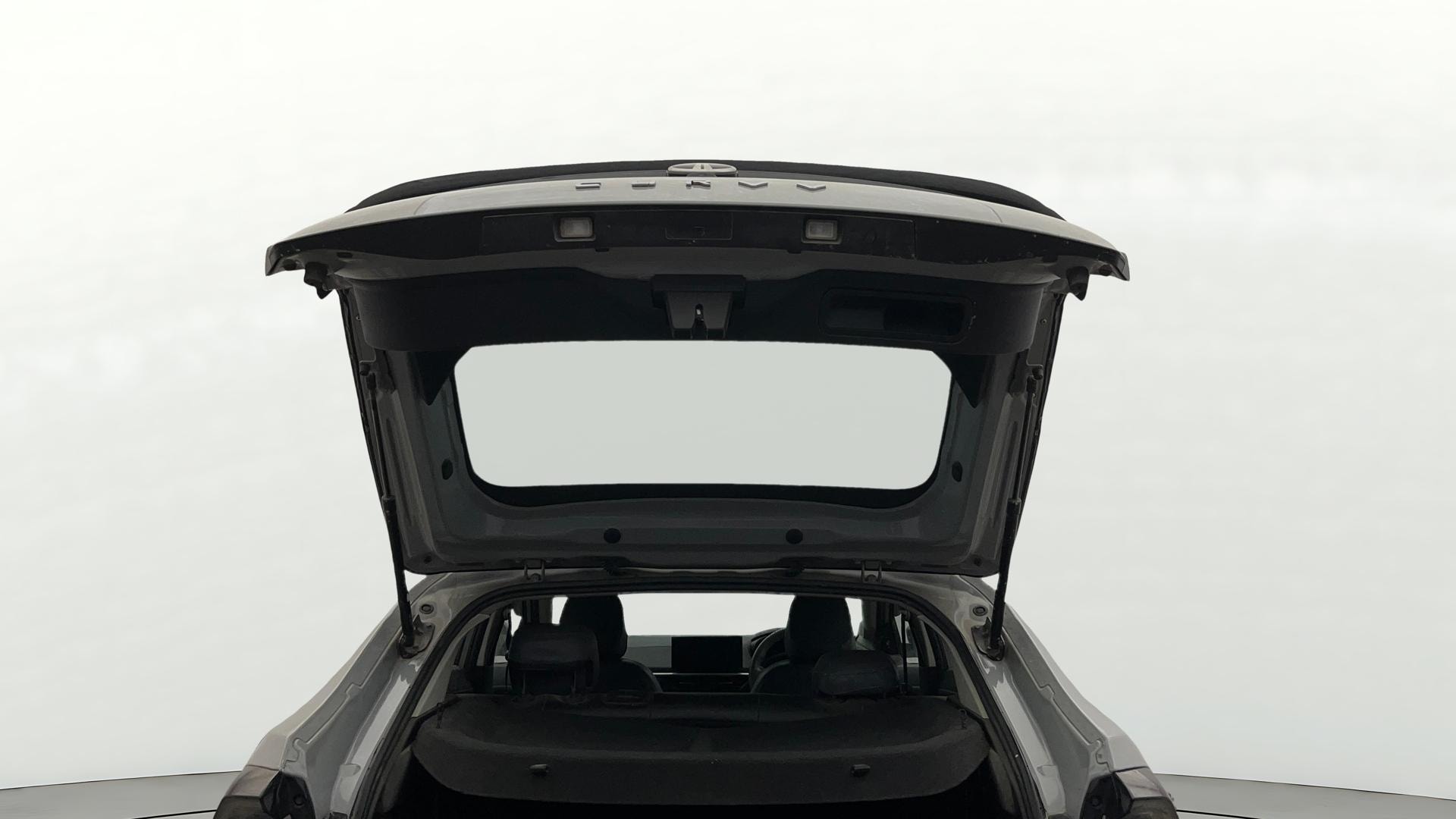 View 2024 Tata Curvv Smart 1.2 Revotron Petrol 6MT Image 17 Used 2024 Tata Curvv Smart 1.2 Revotron Petrol 6MT Image 17