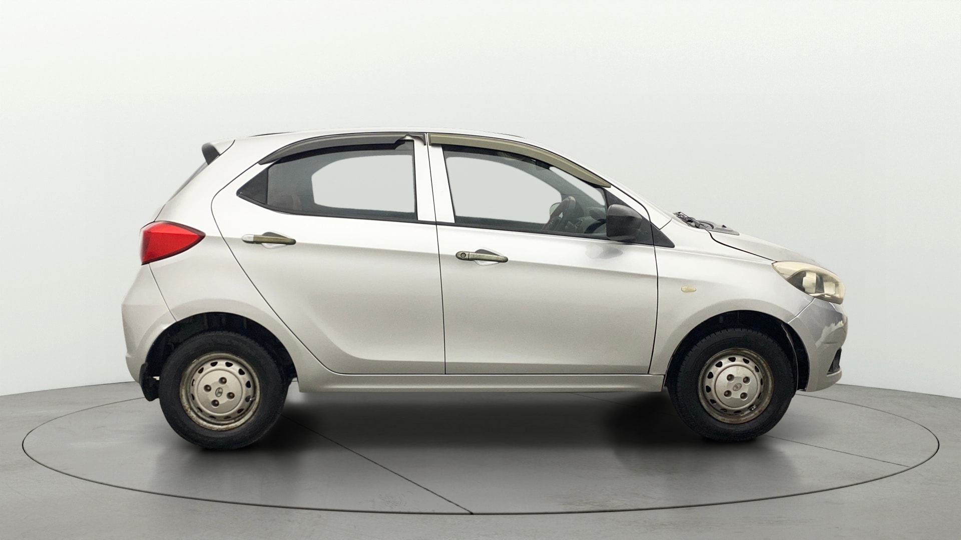 View 2019 Tata Tiago Revotorq XB Image 8 Used 2019 Tata Tiago Revotorq XB Image 8