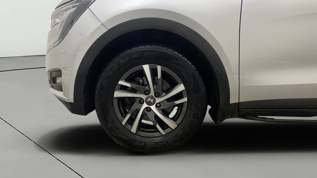 View Mahindra XUV700 Image 37 Used Mahindra XUV700 Image 37