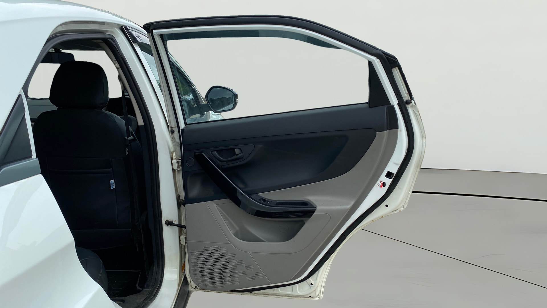 View 2019 Tata Nexon Revotron XM Image 5 Used 2019 Tata Nexon Revotron XM Image 5