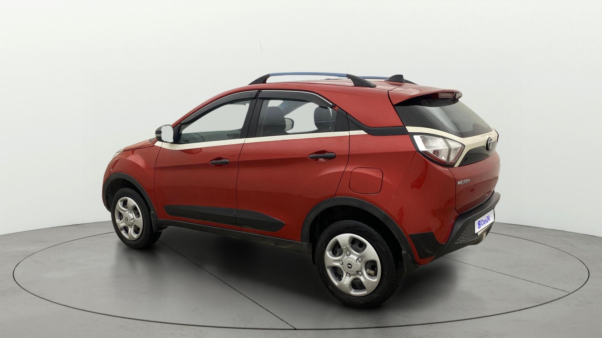 View 2018 Tata Nexon Revotron XM Image 2 Used 2018 Tata Nexon Revotron XM Image 2