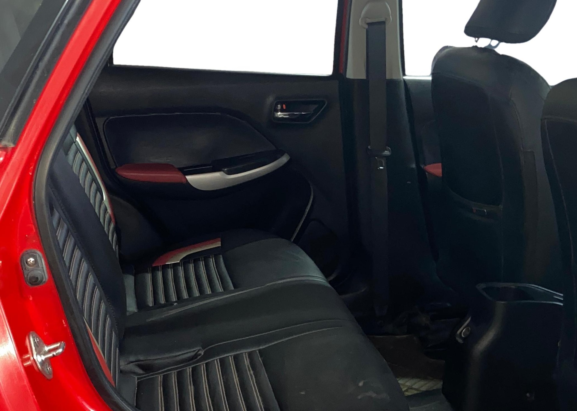 View 2017 Maruti Suzuki 1000 Base Variant Image 29 Used 2017 Maruti Suzuki 1000 Base Variant Image 29