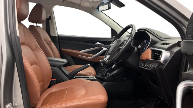 View MG Hector Plus Image 19 Used MG Hector Plus Image 19