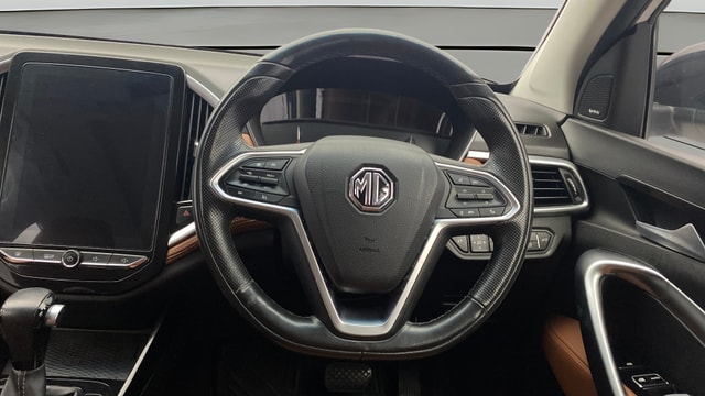 View MG Hector Plus Image 14 Used MG Hector Plus Image 14