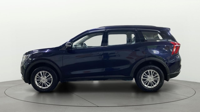 View Mahindra XUV700 Image 26 Used Mahindra XUV700 Image 26