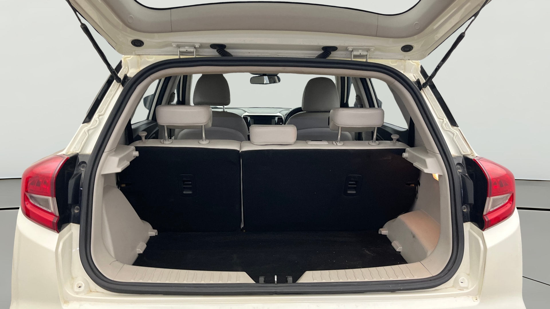 Used 2019 Mahindra XUV300 Used 2019 Mahindra XUV300